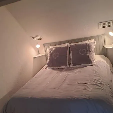 Bright House With Terrace And Garden