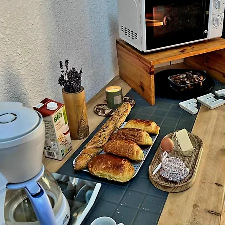 Bright House With Terrace And Garden Vakantiehuis Camiers